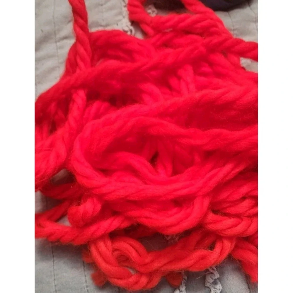 VTG  Hallmark Yarn Gift Tie Tye Ribbon Hair Tye Craft Yarn Christmas Cheer 27 Ft